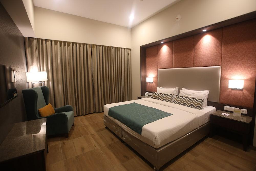 Gcc Hotel And Club Mira-Bhayandar Екстер'єр фото