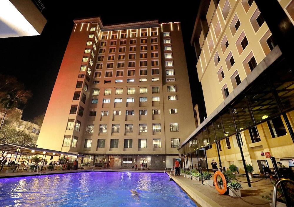 Gcc Hotel And Club Mira-Bhayandar Екстер'єр фото