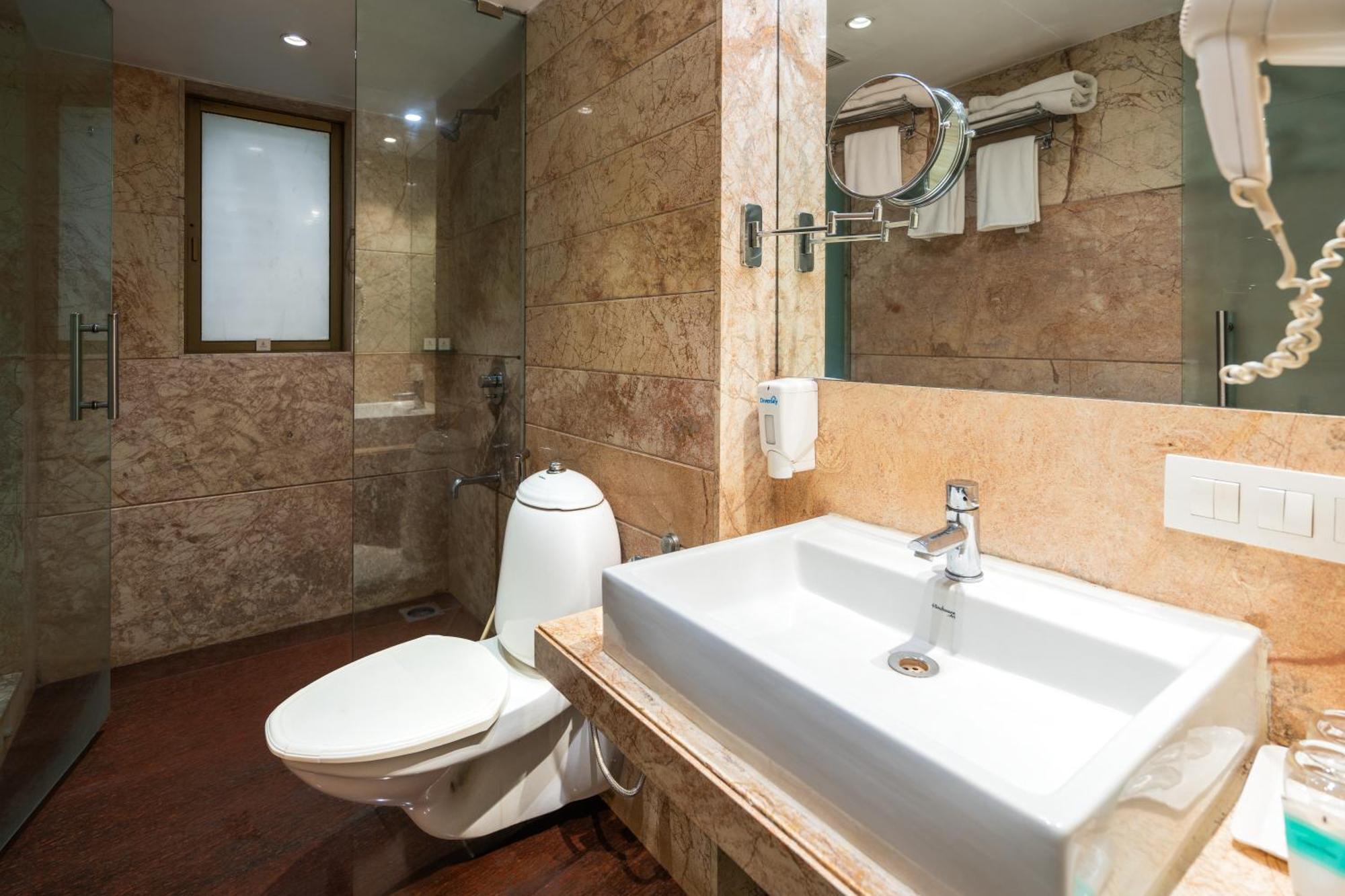 Gcc Hotel And Club Mira-Bhayandar Екстер'єр фото