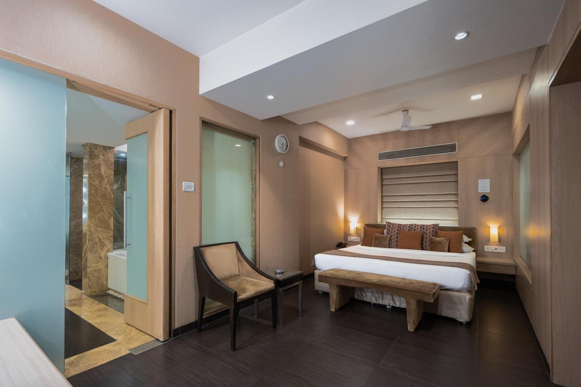 Gcc Hotel And Club Mira-Bhayandar Екстер'єр фото