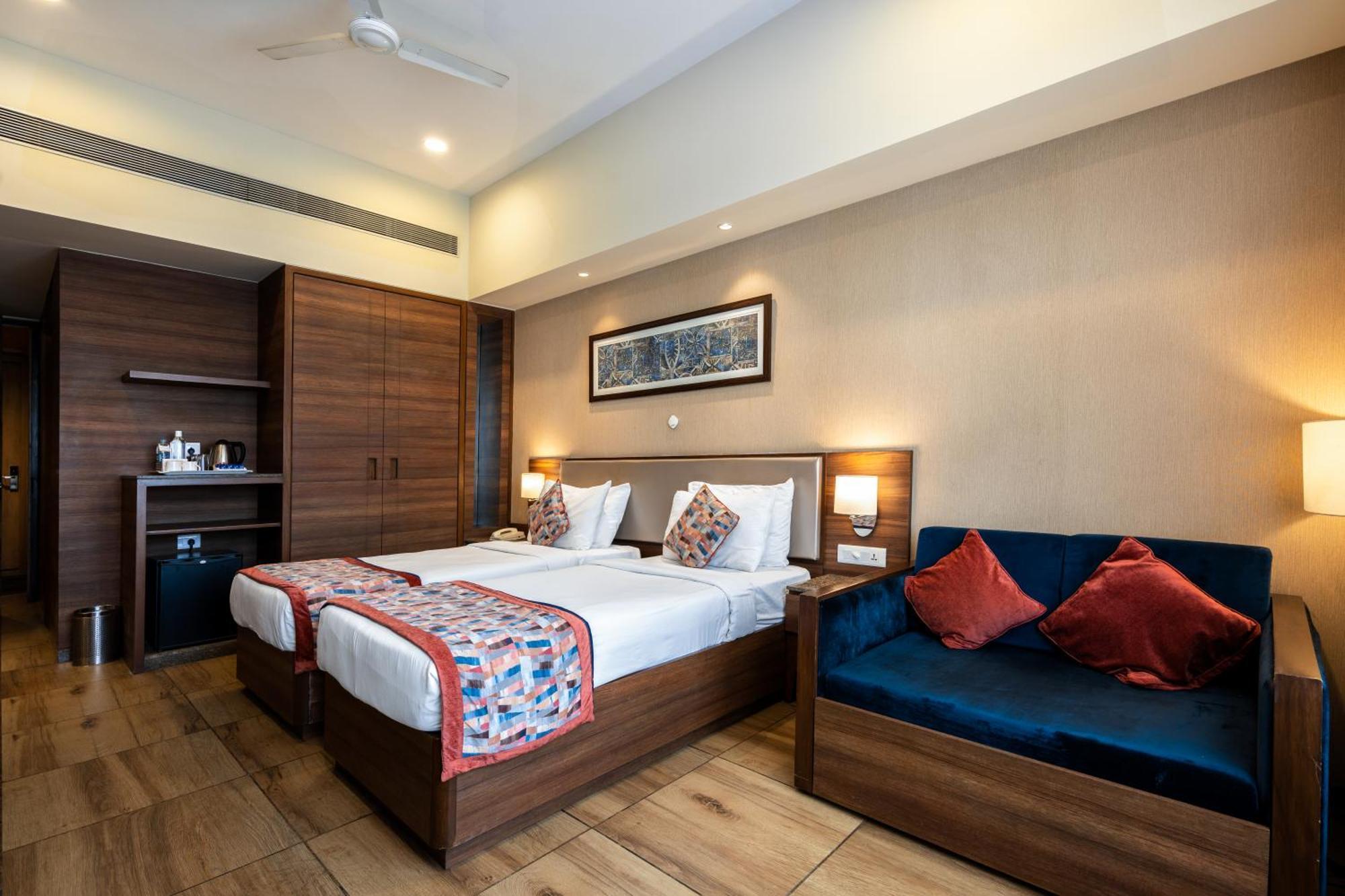 Gcc Hotel And Club Mira-Bhayandar Екстер'єр фото
