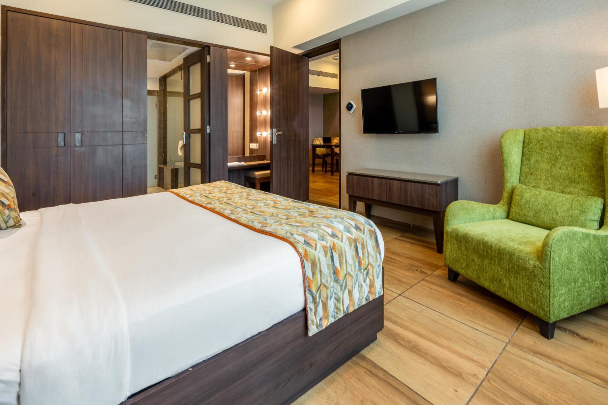 Gcc Hotel And Club Mira-Bhayandar Екстер'єр фото