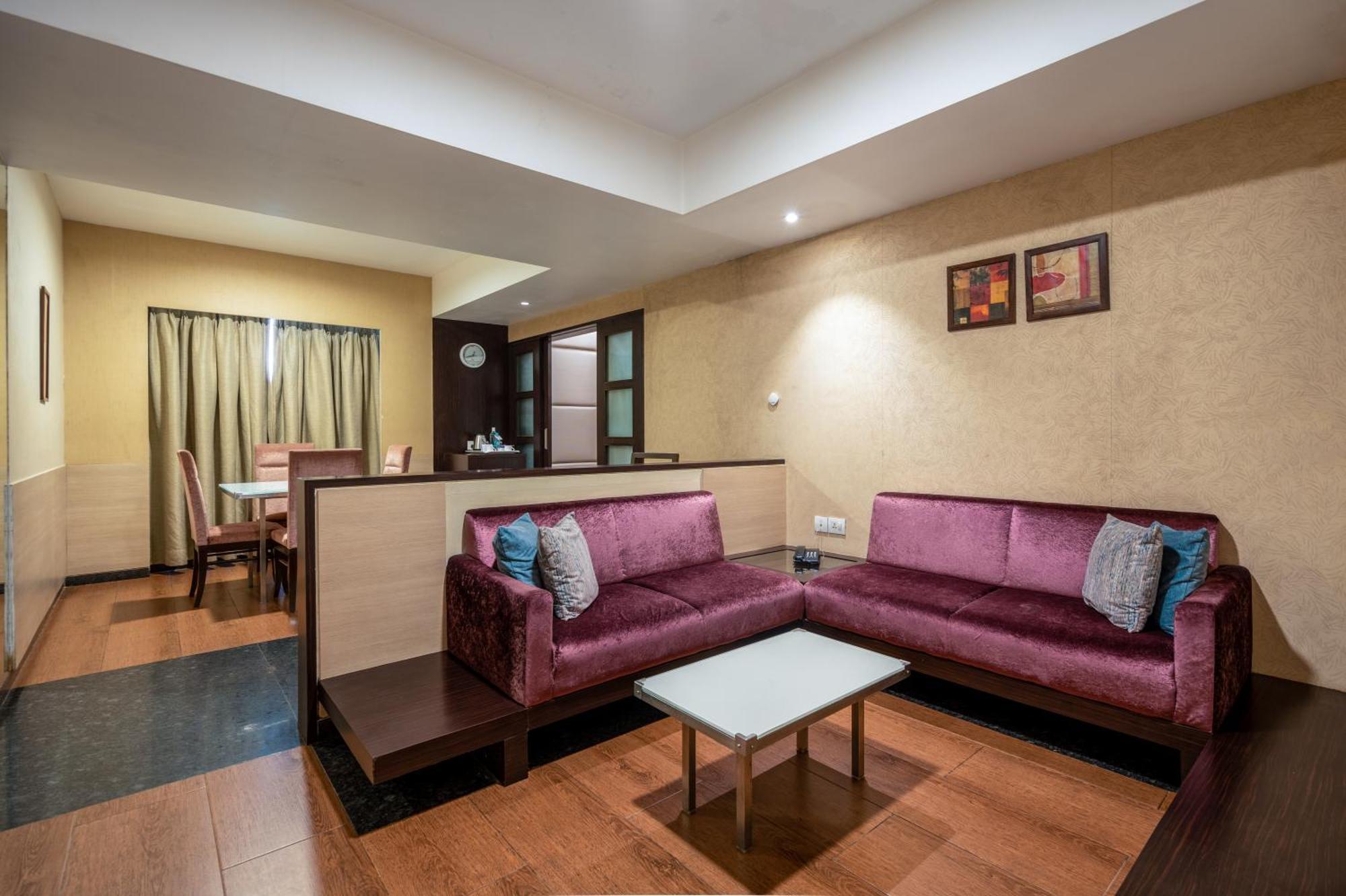 Gcc Hotel And Club Mira-Bhayandar Екстер'єр фото