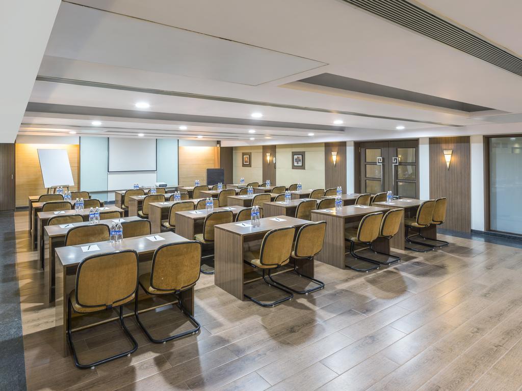 Gcc Hotel And Club Mira-Bhayandar Екстер'єр фото