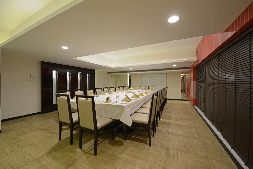 Gcc Hotel And Club Mira-Bhayandar Екстер'єр фото