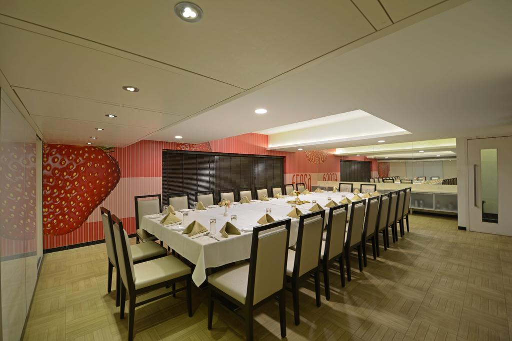 Gcc Hotel And Club Mira-Bhayandar Екстер'єр фото